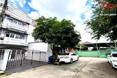 ทาวน์โฮม โรงเรียนนานาชาติเด่นหล้า : ขายทาวน์เฮาส์ 3 ชั้น 23.8 ตร.ว. หมู่บ้านณีรวัลย์ วิลล่า ถนนรัตนาธิเบศร์ ท่าอิฐ  นนทบุรี ใกล้ MRT 