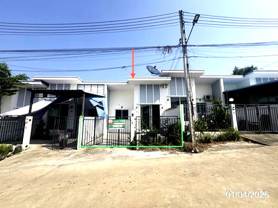 Townhouses for sale Eastern Seaboard Industrial Estate : TOWN HOUSE 23.2 Sq.w. Pluak Daeng Rayong for 1.1M