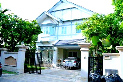 Houses for rent Bangkok : 3-BR House in Khlong Thanon (ID 3328707)