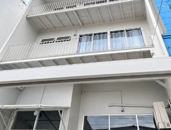 รูป ให้เช่าทาวน์โฮม 3 ชั้น ซอยอุดมเกียรติ สุทธิสาร ห่าง MRT สุทธิสาร 750 เมตร แอร์ 5 เครื่อง Renovate ใหม่ทั้งหลัง / อยู่อาศัย หรือ Home Office  - รูปที่ 2/13