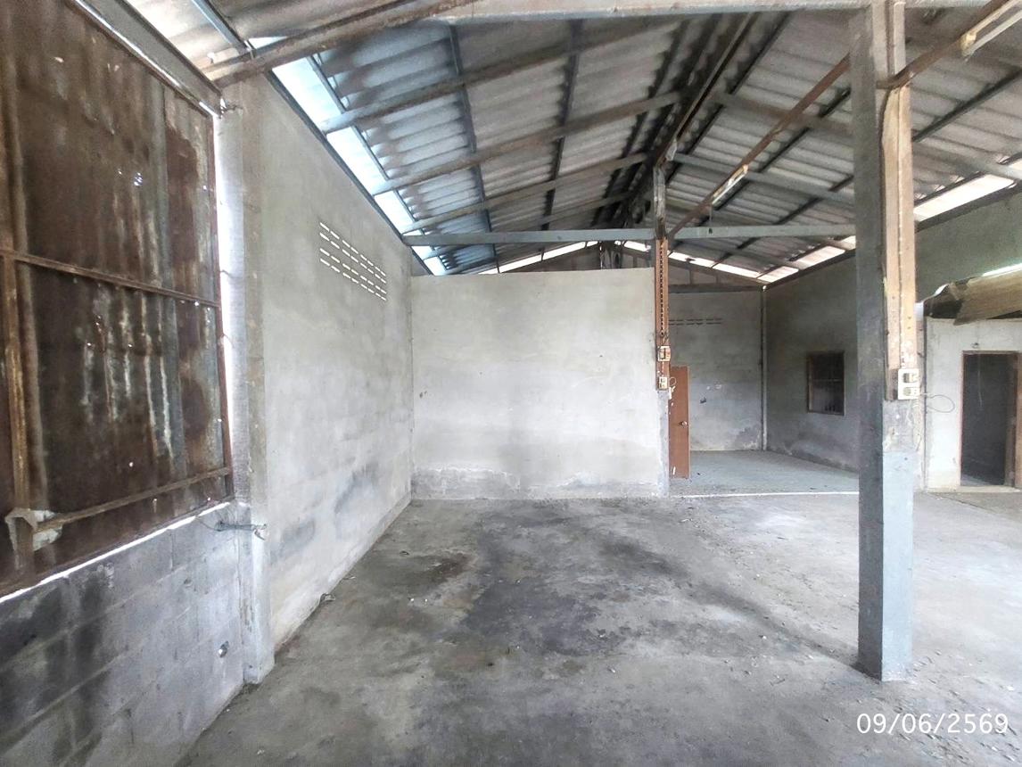 picture HOME 42 Sq.w. Sam Chuk Suphanburi for 417,000 - 21/31