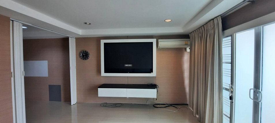 รูป ขายทาวน์โฮม 3 ชั้น หลังเซ็นทรัลปิ่นเกล้า ต่อเติมครัว รีโนเวท สวยๆ - รูปที่ 4/8