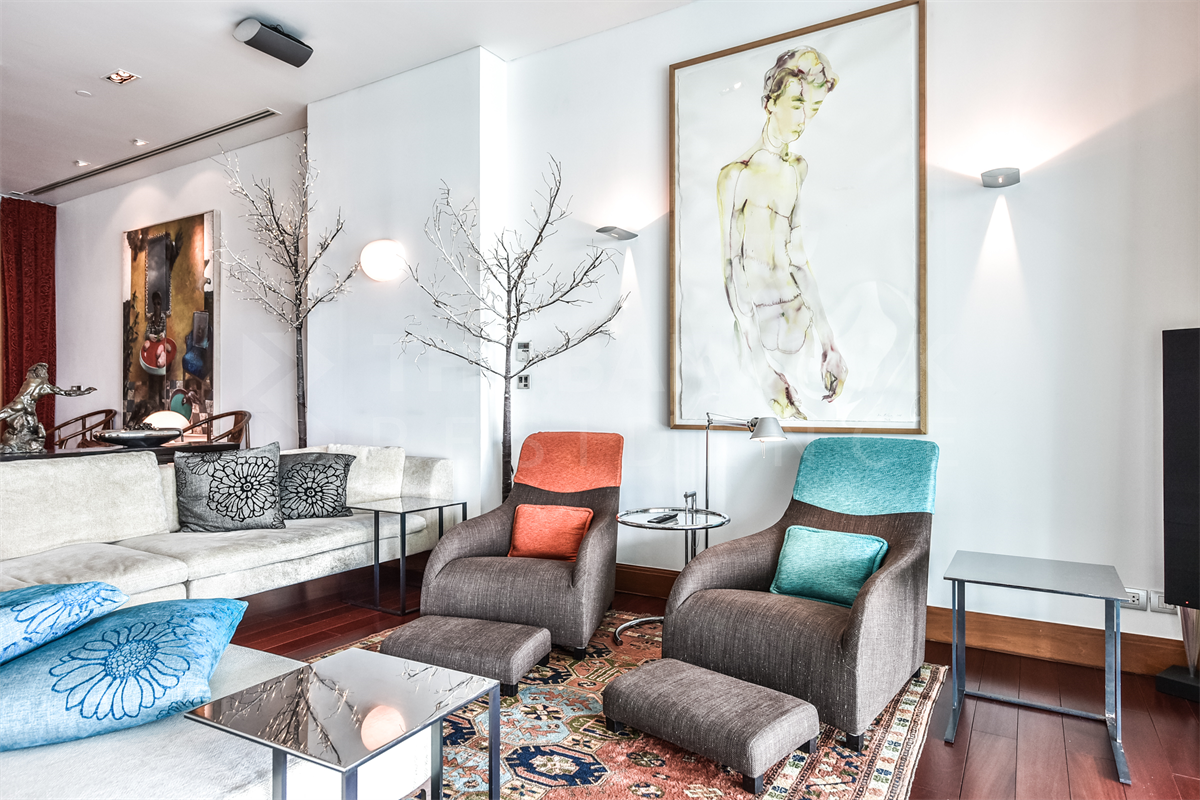 picture Le Raffine Sukhumvit 39 Luxury Unit, Ready for You Without the Wait near BTS Phrom Phong - 6/10
