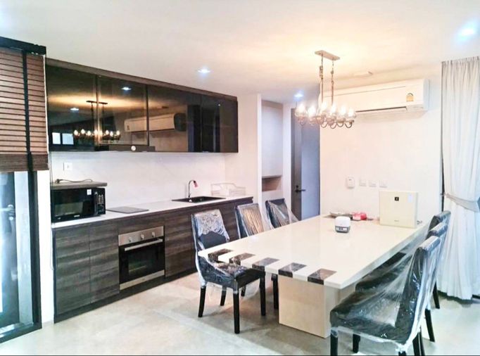 3-bed townhouse for rent, 390 sqm, 49 sq wah, Atria Aree-Inthamara
