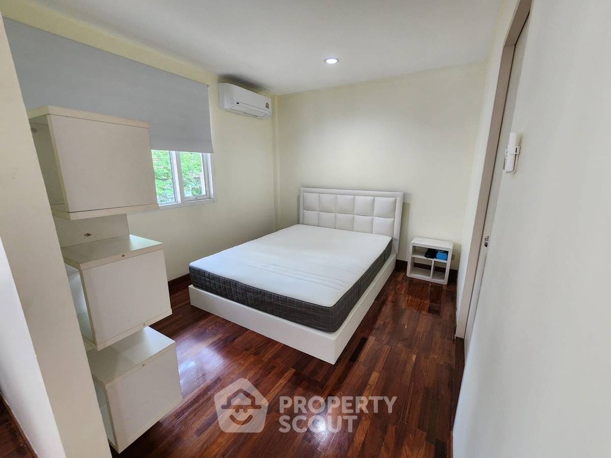 picture Pet-Friendly 4-BR Townhouse 425 Sqm Phrom Phong MRT Sukhumvit (ID 1521845) - 15/16