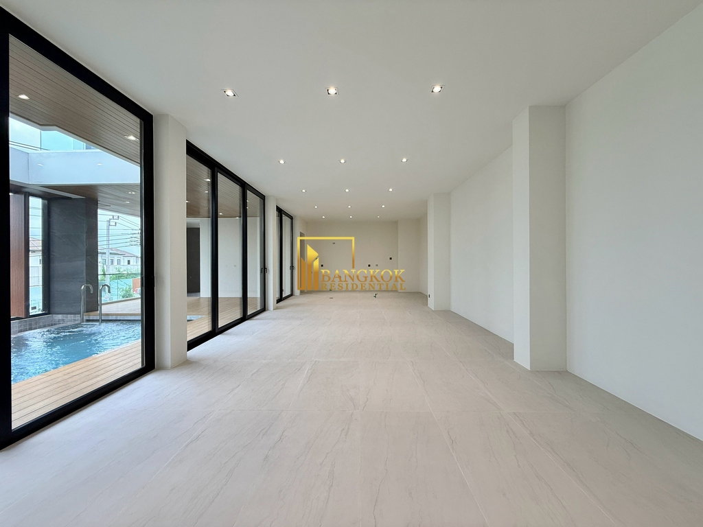 picture 32 Residence | Luxurious 5 Bedroom Pool Villa in Pattanakarn - BR28367SH - 2/43