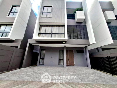 Houses for rent Bangkok : 3-BR House in Khlong Chaokhun Sing (ID 3328234)