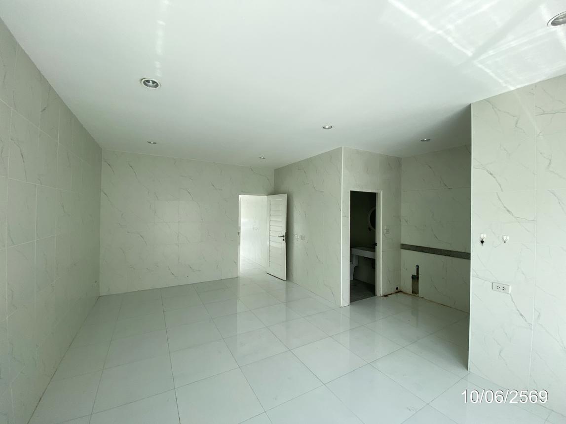 picture TOWN HOUSE 32.7 Sq.w. Muang Chon Buri Chonburi for 4.5M - 27/45
