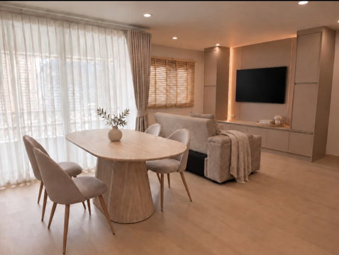 Rent: Thong Lo Tower – Beautiful 2-bedroom unit, ready to move in. Located near Donki Mall (Thong Lo-Ekkamai). Add Line ID: @841qqlnr.