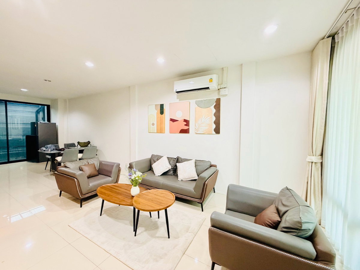 รูป 🏡 ให้เช่า Townhome 3 ชั้น NUE Connex House Don Mueang 4 ห้องนอน 4 ห้องน้ำ บ้านทำเลดี โซนหน้า Clubhouse - รูปที่ 5/13