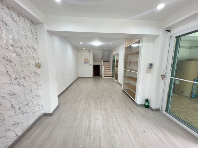 3-bed townhouse for sale, 128 sqm, 18 sq wah, Bang Khun Thian