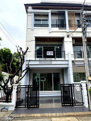 Townhouses for sale Central Plaza Bang Na : For Sale Townhouse/Townhome  , Baan Klang Muang Urbanion Srinakarin , corner unit , MRT-Suan Luang Rama 9 , Nong Bon , Prawet , Bangkok , CX-171132 ✅ Live chat with us ADD LINE @connexproperty ✅