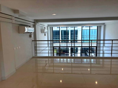 Home office for rent Srinagarindra Road : LTHC162330 - Home Office FOR RENT The Master Onnut–Pattanakarn | 200 sq.m. | 4.5 Floors | Private Elevator | 65K/Month