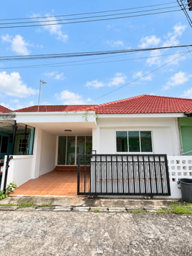  Single-Storey Townhouse for Sale in San Phi Suea, Mueang Chiang Mai — THB 1.75 Million