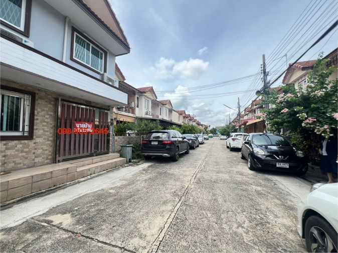 3-bed townhouse for sale, 128 sqm, 18 sq wah, Bang Khun Thian