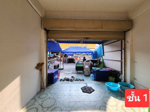ขายด่วน! ตึกแถว 4 ชั้น ทำเลทองในตลาดอุดมกิตต์ 2 อ. ศรีราชา จังหวัดชลบุรี ราคา 4,000,000 บาท