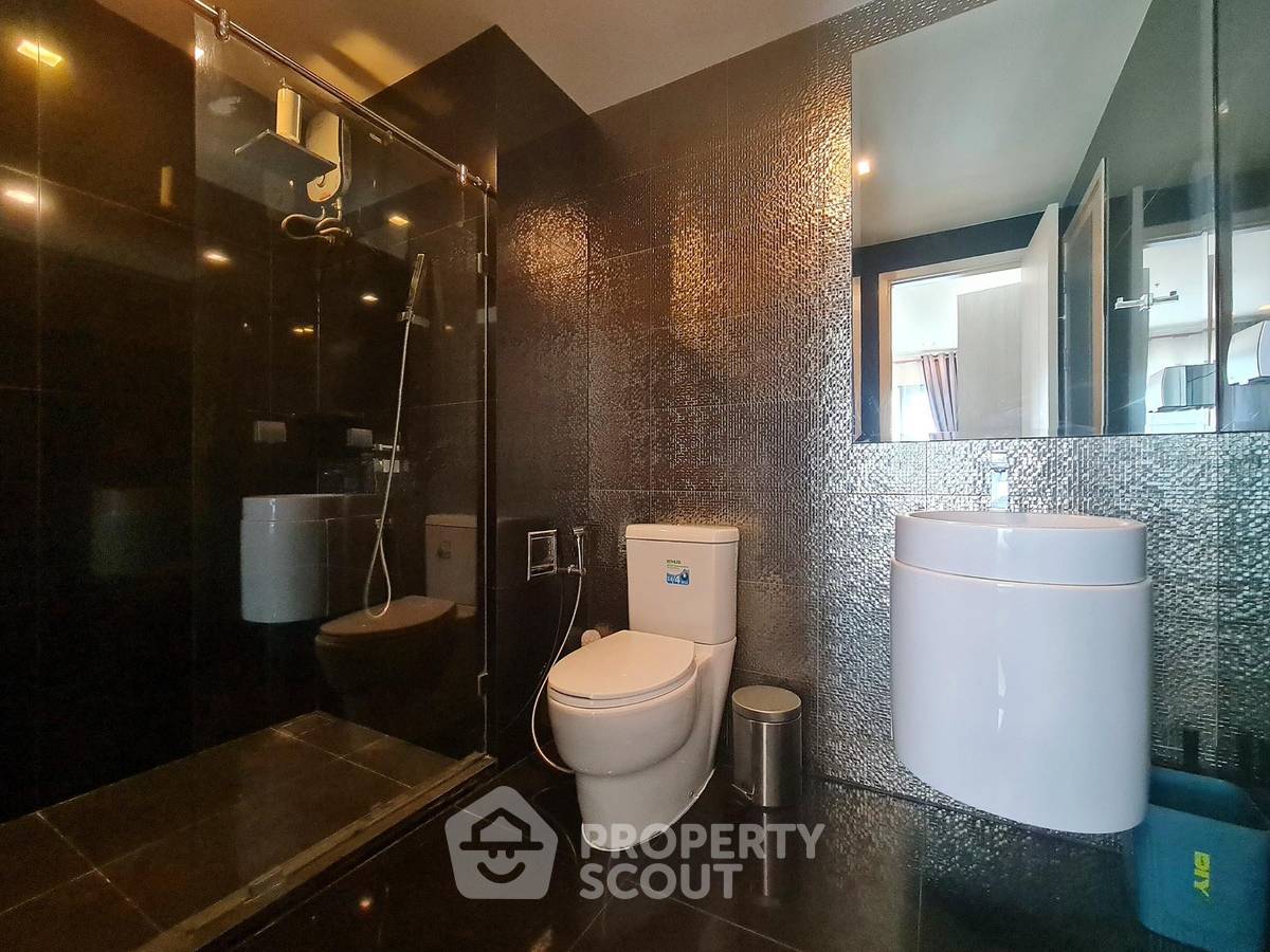 รูป 300 เมตรจาก BTS ทองหล่อ | คอนโด 2 ห้องนอน Rhythm Sukhumvit 36-38 (ID 3029377) - รูปที่ 15/20