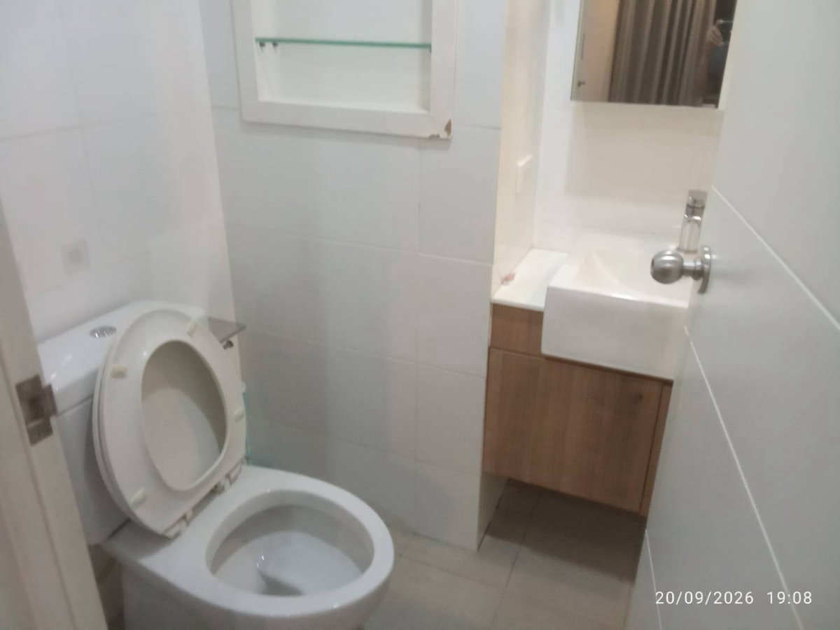 picture Shock price for rent at  Blocs 77 - 6/7