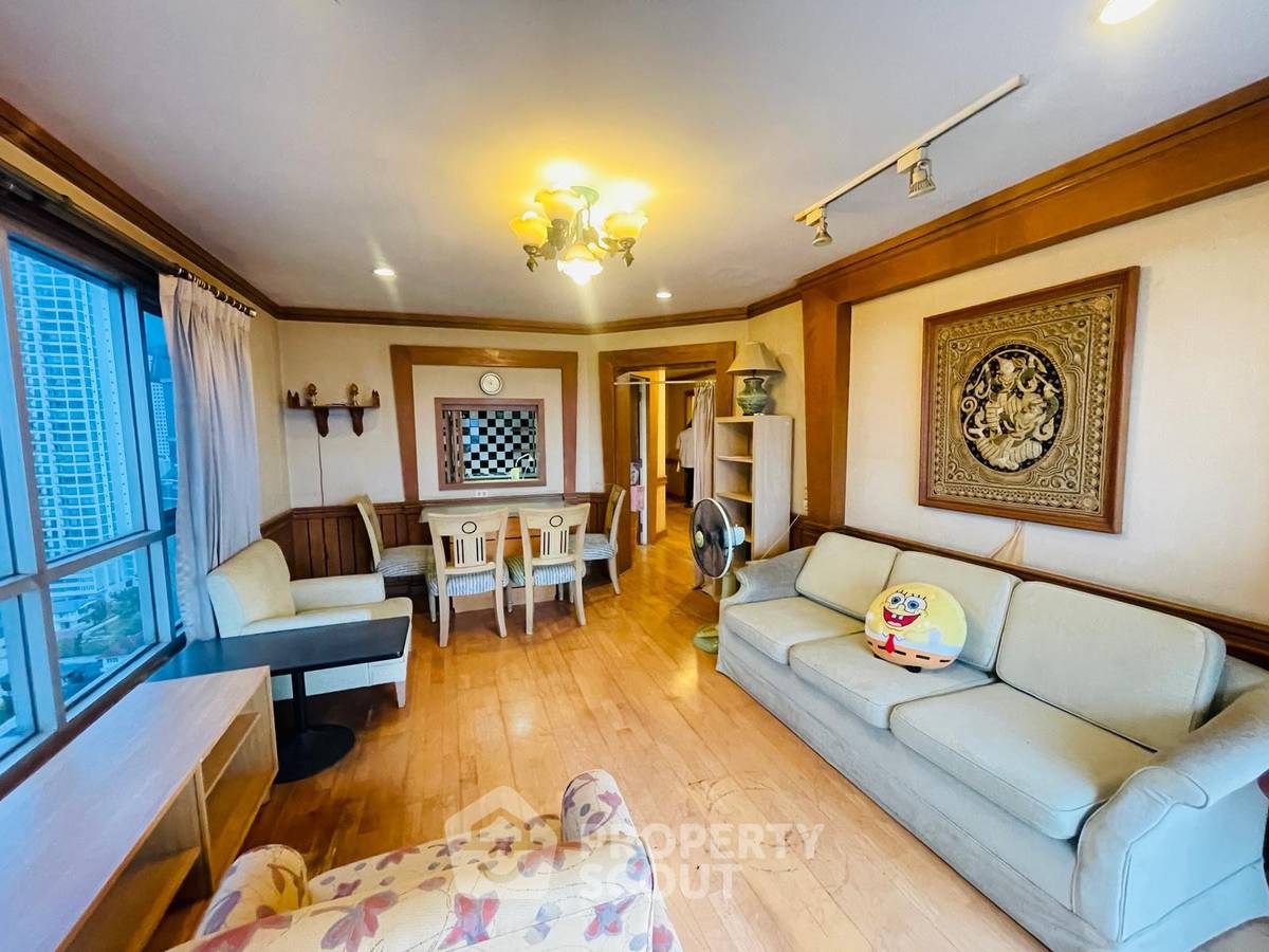 picture 2-BR Sarin Place Condominium For Sale Near BTS Ratchayothin (ID 3069963) - 1/11