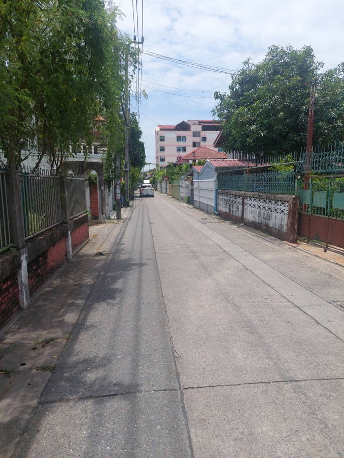 picture ð Land area: 101 sq. wah ð Just a short distance from Nonthaburi Government Complex MRT Station - 3/5