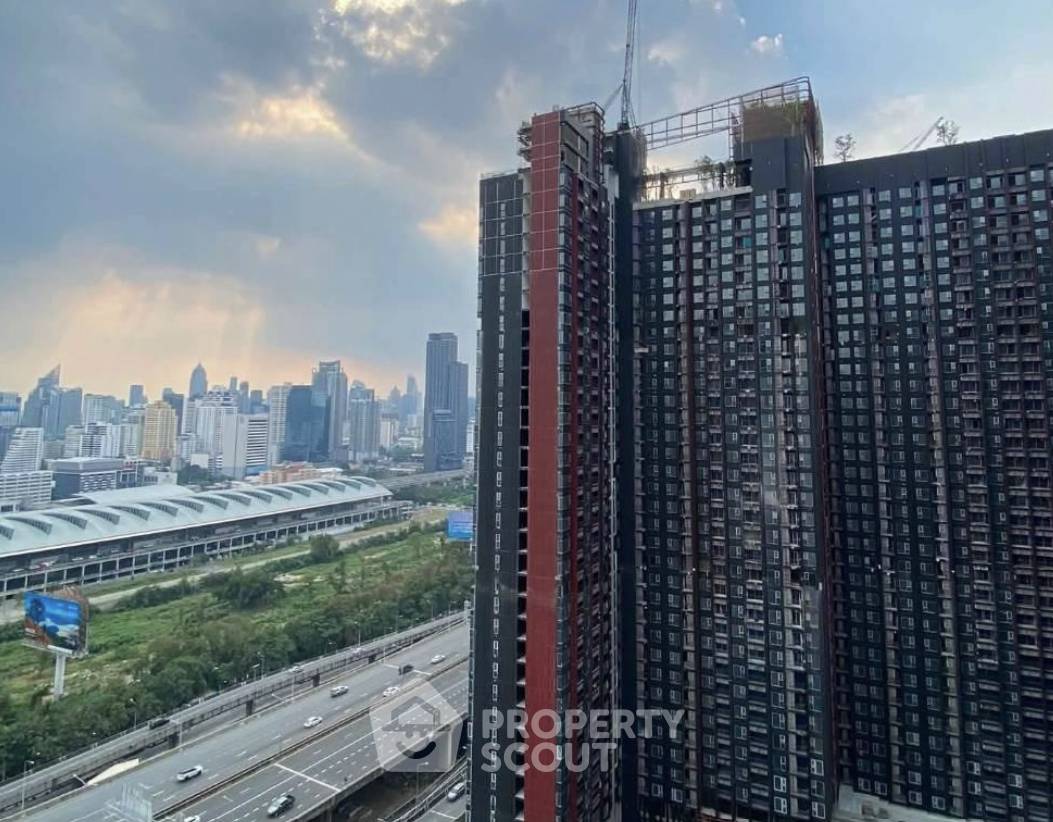 picture 1-BR Condo at Rhythm Asoke near MRT Phra Ram 9 (ID 3142589) - 8/10