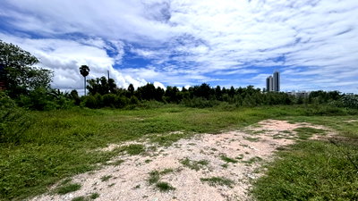 Land for rent Chonburi : 3 Rai Land for Rent on Sukhumvit Road Jomtien Pattaya
