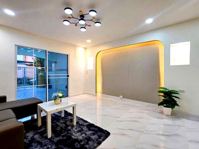 Townhouses for sale : ⭐✨RH-211 For Sale: Monwadee Wat Lat Pladuk ✨⭐