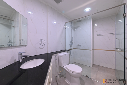 M Tower Sukhumvit 35 Comfortable and Ready to Move-in near BTS Phrom Phong