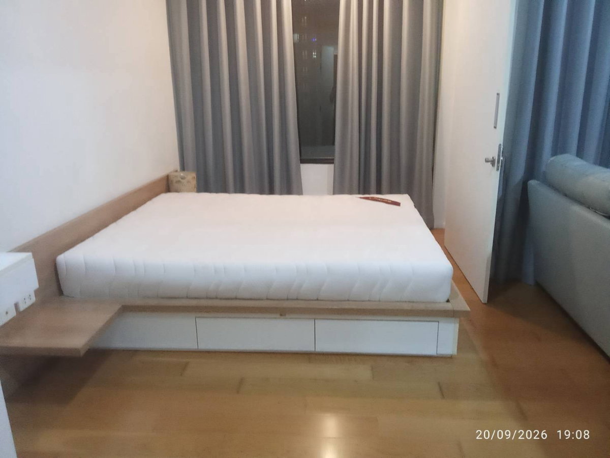 picture Shock price for rent at  Blocs 77 - 3/7