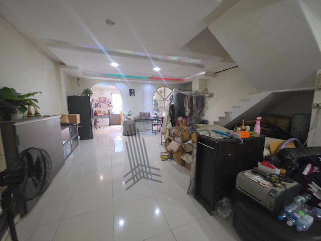 picture L260145 | 3-story townhome for sale, located right on the road in Soi Ratchada 32. Excellent location with a solid structure. - 11/13