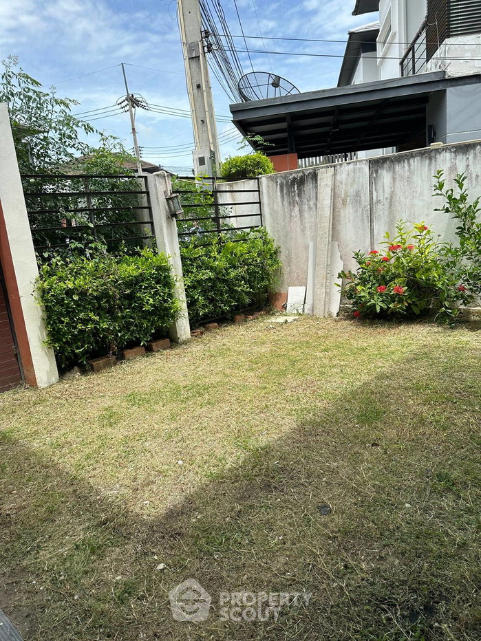 รูป บ้านแฝด 3 ห้องนอน ขนาด 204 ตร.ม. ทำเลบางละมุง (ID 3329117) - รูปที่ 2/10