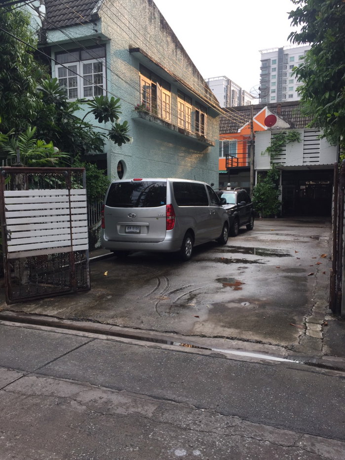 picture 2-Story Townhouse, 20 sq.w., 3 Beds 2 Baths, Lat Phrao 38 (400m from MRT) - 5/5