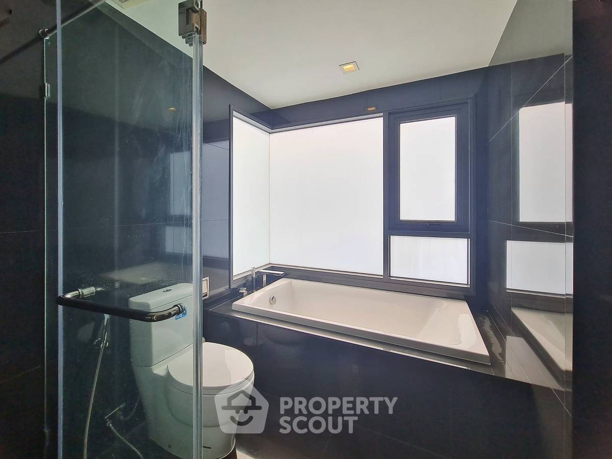 รูป 300 เมตรจาก BTS ทองหล่อ | คอนโด 2 ห้องนอน Rhythm Sukhumvit 36-38 (ID 3029377) - รูปที่ 13/20