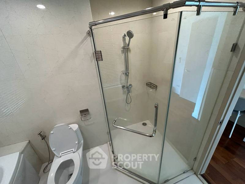 picture 2-BR Condo at Baan Siri 31 Condominium near MRT Sukhumvit (ID 513772) - 19/29