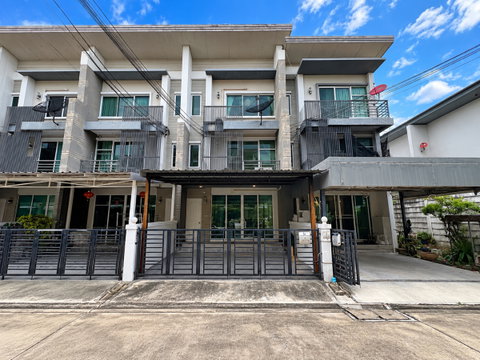 ให้เช่า Townhome 3 ชั้น โครงการ Town Avenue พระราม 9 – กรุงเทพกรีฑา 7 ใกล้ถนนรามคำแหง 60 และทางด่วน เดินทางสะดวก
