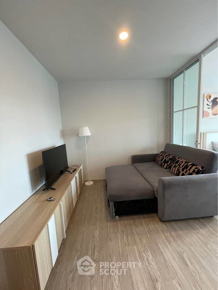 รูป คอนโด 1 ห้องนอน ที่ Regent Home Bangna ใกล้ BTS บางนา (ID 3331829) - รูปที่ 2/11