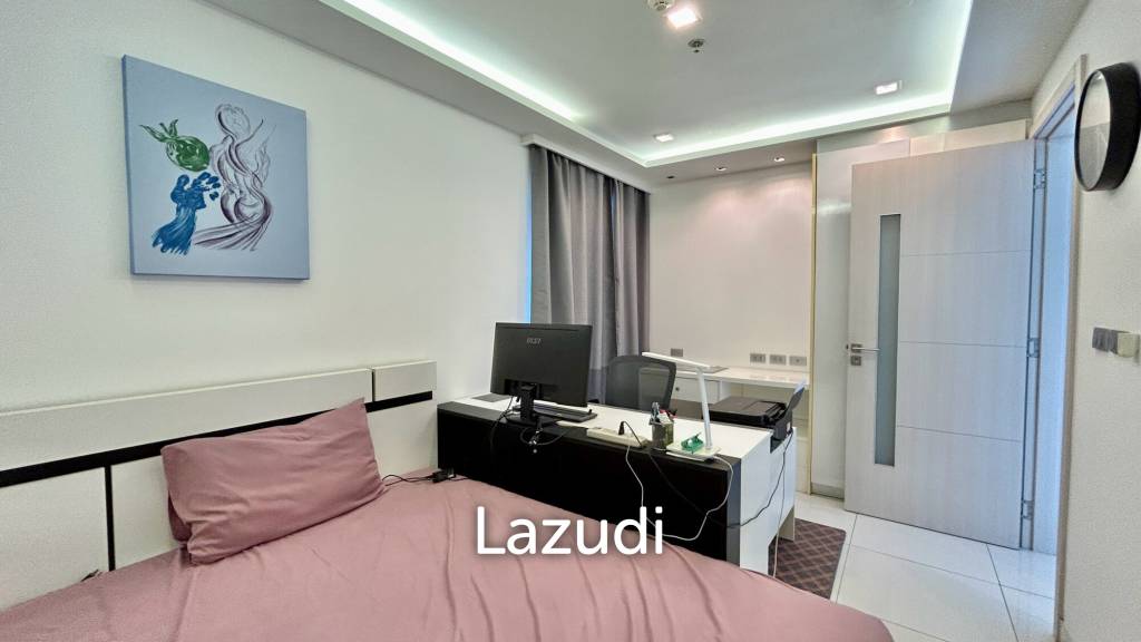 picture Wongamat Tower Luxury Corner 2-Bedroom Sea View - 14/20