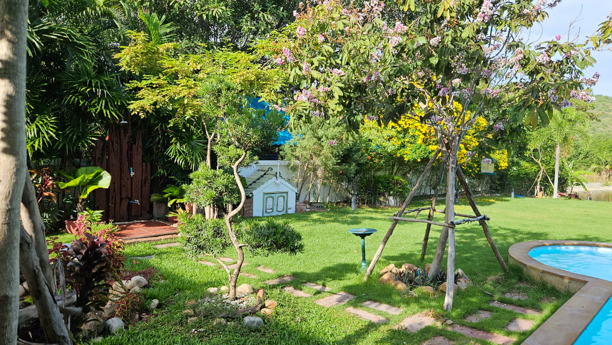 picture 🏡 FOR RENT 🏡 Palm Hill Estate · Luxury Villa - 8/30