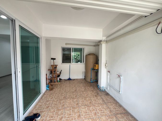 3-bed townhouse for sale, 128 sqm, 18 sq wah, Bang Khun Thian