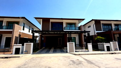 Houses for rent Chiang Mai :  Large two-story detached house for rent in San Pu Loei; close to markets and shopping areas. Only 37,000 Baht/month.