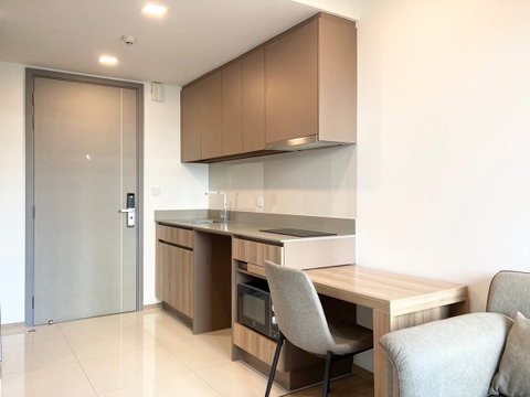 MN020202 | 1 ห้องนอน | 1 ห้องน้ำ | BTS Ekkamai | 35 ตร.ม. | 22,000 บาท/เดือน | ชั้น 6 — Taka Haus Ekkamai 12 กรุงเทพฯ