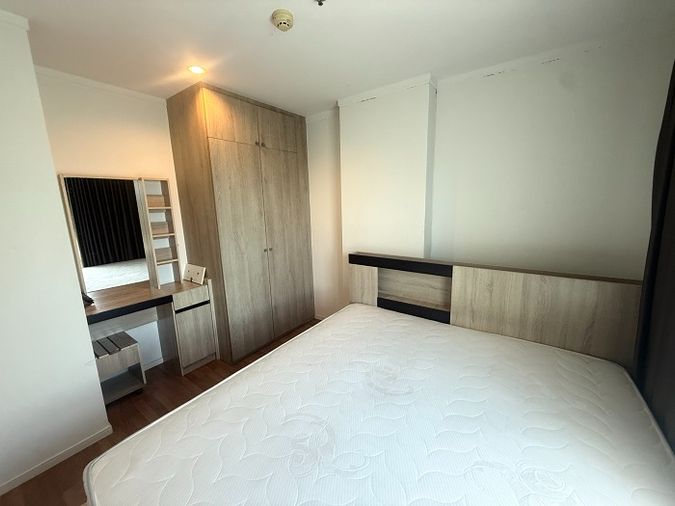 1-bed condo for rent, 32 sqm, Lumpini Place Borom Ratchachonni - Pinklao
