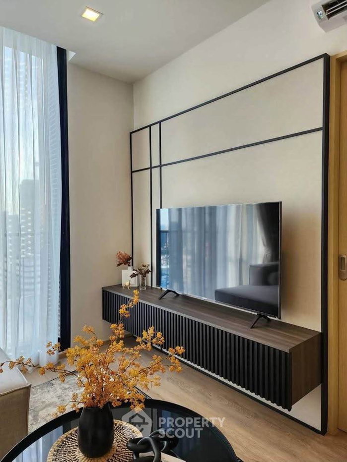 picture High-Floor 1-BR At Noble State 39 Near BTS Phrom Phong (ID 3332139) - 2/9