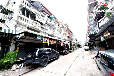 อาคารพาณิชย์ กรุงเทพมหานคร : ขายอาคารพาณิชย์ 4 ชั้น 3คูหา ใกล้ตลาดมีนบุรี ซอยสีหบุรานุกิจ 13 ถนนสีหบุรานุกิจ ใกล้ BTS สายสีชมพู สถานีตลาดมีนบุรี 