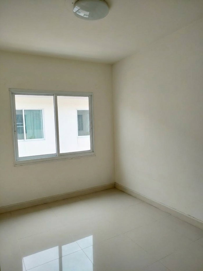รูป ขาย2.1ล้าน ทาวน์เฮาส์ใกล้สนามบินสุวรรณภูมิ - รูปที่ 3/9