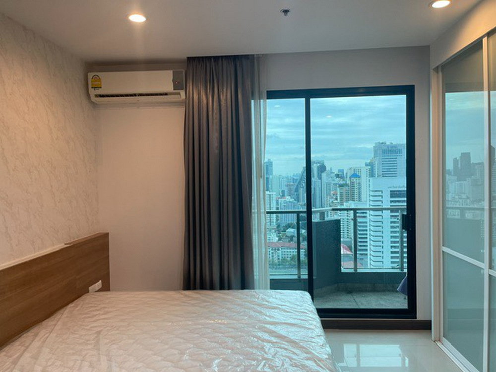 รูป Call : 099-425-8121 ให้เช่า คอนโด ศุภาลัย พรีเมียร์ แอท อโศก ติด MRT เพชรบุรี 33.5 ตารางเมตร ชั้น 35 วิวโล่ง 180 องศา ตกแต่งครบ - รูปที่ 2/11