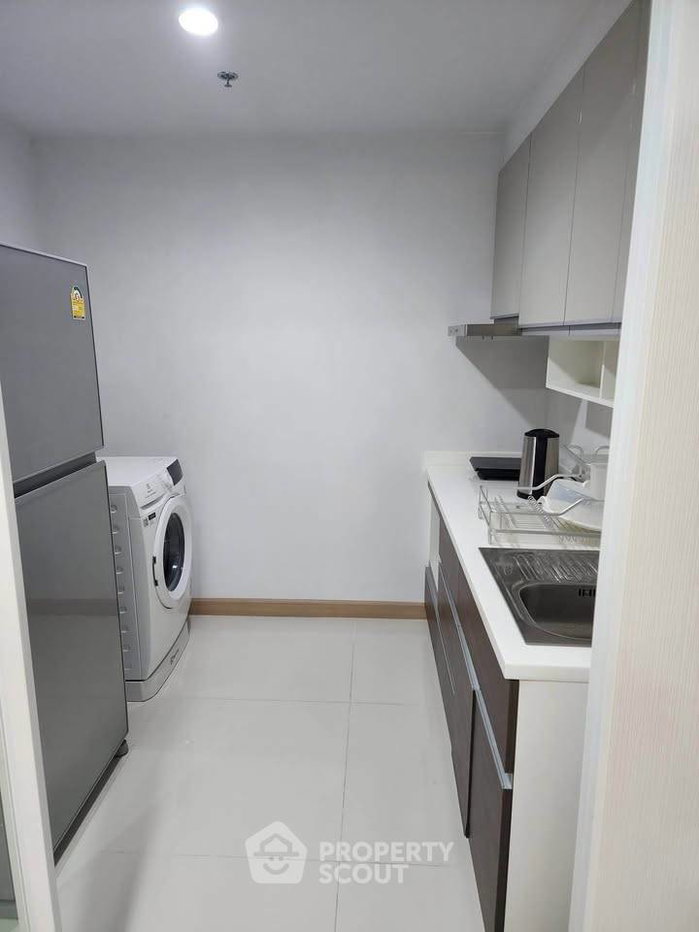 picture 3-BR Condo at Supalai Riva Grande close to Phra Ram 3 (ID 3331899) - 2/8