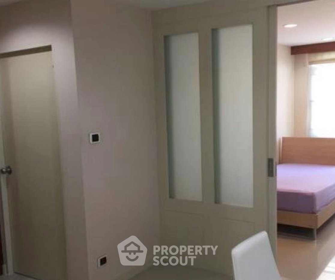 picture 2-BR Condo At Pabhada Silom Condominium Near BTS Saint Louis (ID 3330355) - 2/6