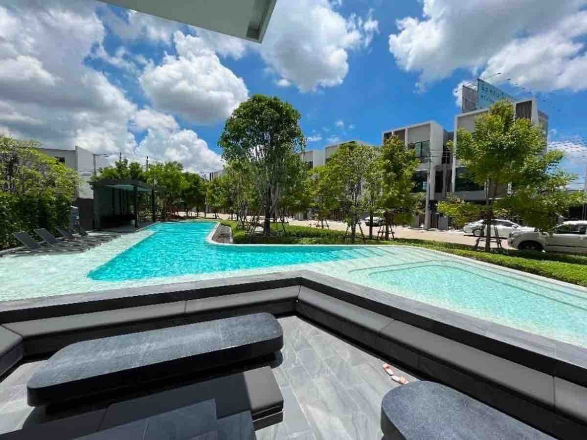 รูป 🏡 ให้เช่า Townhome 3 ชั้น NUE Connex House Don Mueang 4 ห้องนอน 4 ห้องน้ำ บ้านทำเลดี โซนหน้า Clubhouse - รูปที่ 13/13