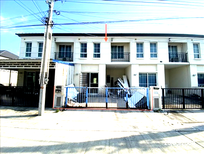 Townhouses for sale Chonburi : TOWN HOUSE 17.8 Sq.w. Muang Chon Buri Chonburi for 1.6M